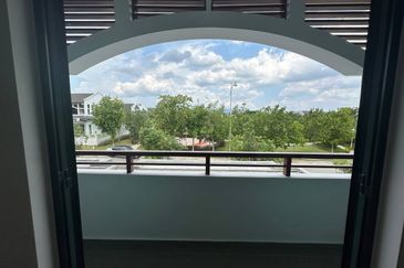 Cradleton @ Eco Majestic