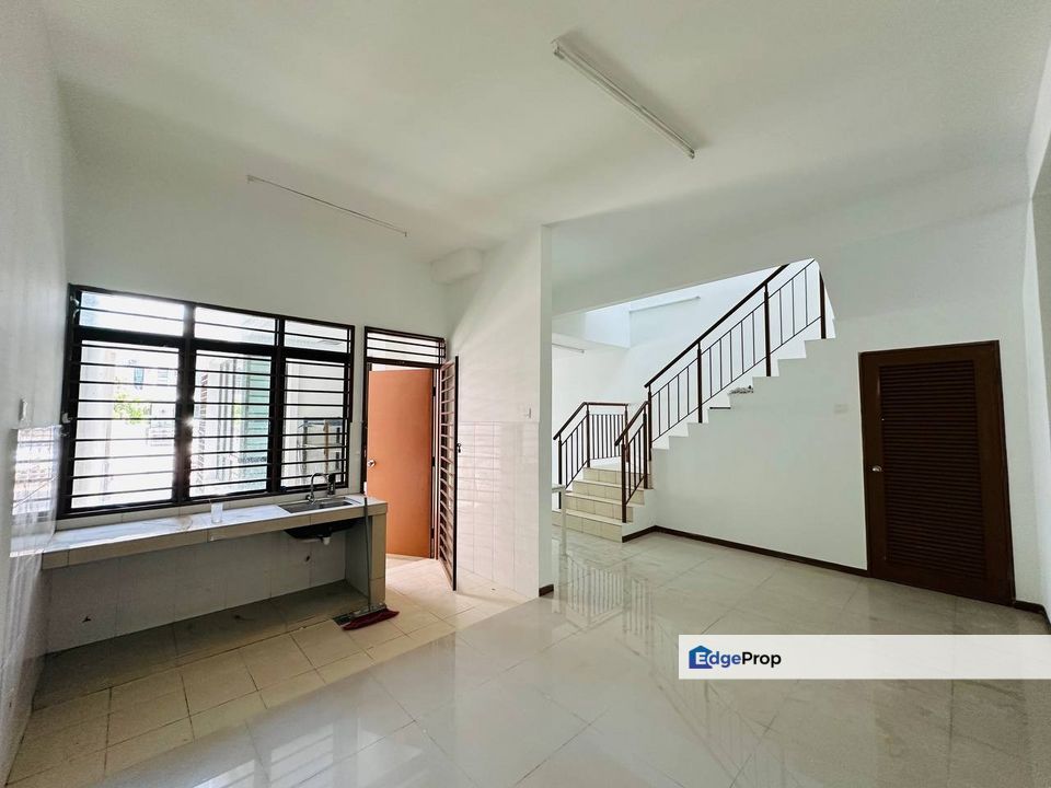 [LEASEHOLD OPEN | RENOVATED] 2 STOREY AZALEA (phase 2) SAUJANA KLIA,SEPANG, Selangor, Sepang