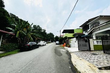 Taman Seroja, Bandar Baru Salak Tinggi