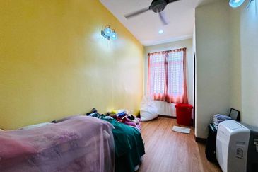 Taman Seroja, Bandar Baru Salak Tinggi