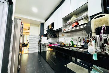 Taman Seroja, Bandar Baru Salak Tinggi