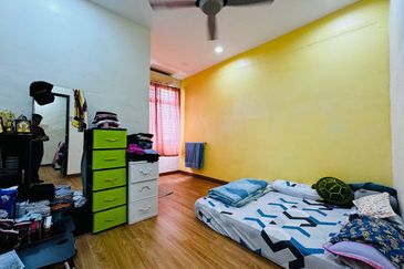 Taman Seroja, Bandar Baru Salak Tinggi