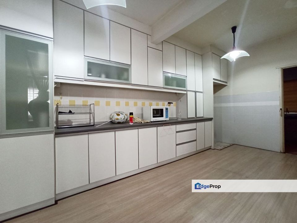 [FULLY RENOVATED] END LOT 2 STOREY TAMAN PRIMA SAUJANA,KAJANG, Selangor, Kajang