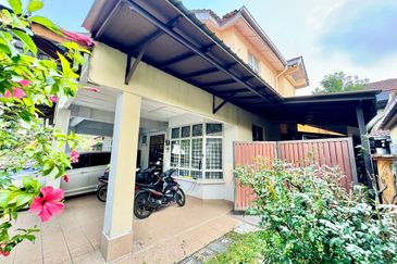 Taman Seroja, Bandar Baru Salak Tinggi