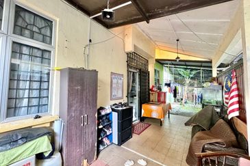 Taman Seroja, Bandar Baru Salak Tinggi