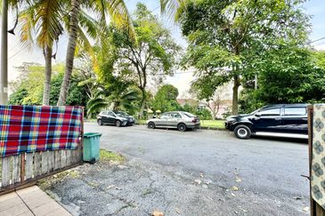 Taman Seroja, Bandar Baru Salak Tinggi