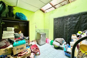 Taman Seroja, Bandar Baru Salak Tinggi