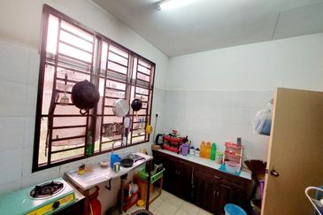 Jalan Teluk Panglima Garang 28/1