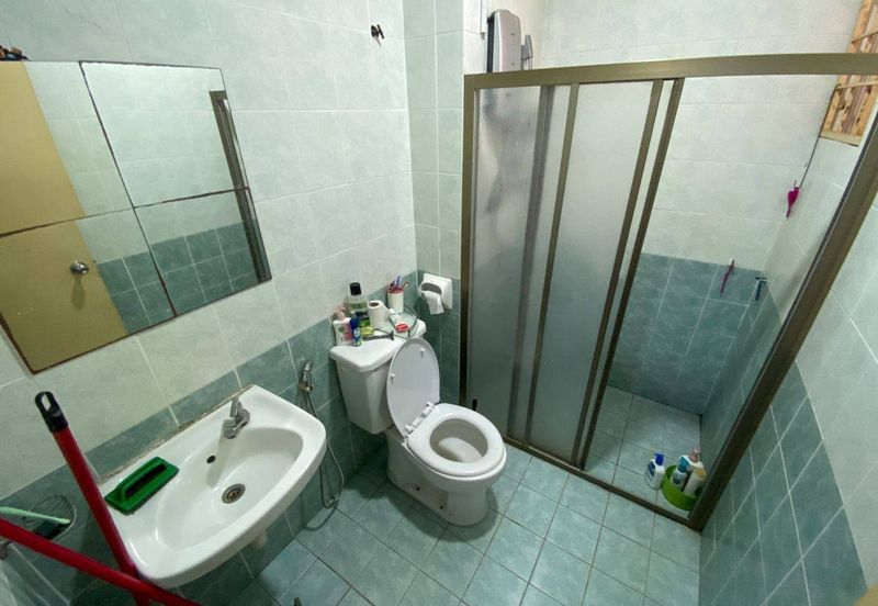 [RENOVATED & PARTLY FURNISHED] 2 STOREY TERRACE, 