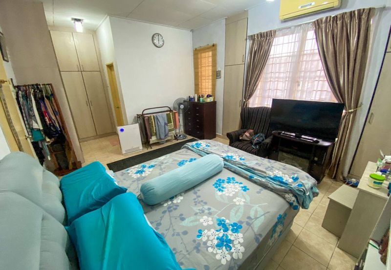 [RENOVATED & PARTLY FURNISHED] 2 STOREY TERRACE, 