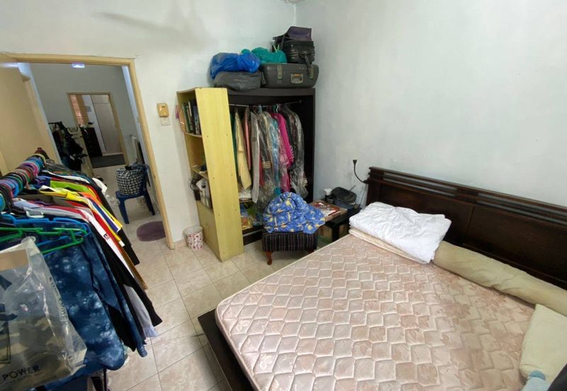 [RENOVATED & PARTLY FURNISHED] 2 STOREY TERRACE, 