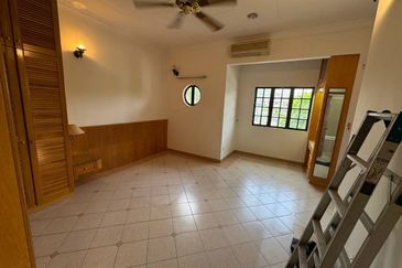 [RENOVATED | NON-BUMILOT] 2 STY CORNER LOT, BANDAR SUNGAI LOMG