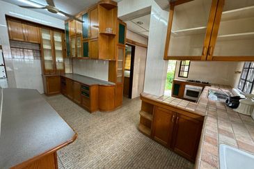 [RENOVATED | NON-BUMILOT] 2 STY CORNER LOT, BANDAR SUNGAI LOMG