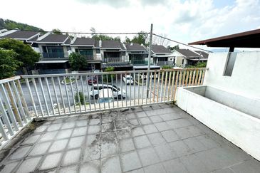 Taman Mawar, Bandar Baru Salak Tinggi
