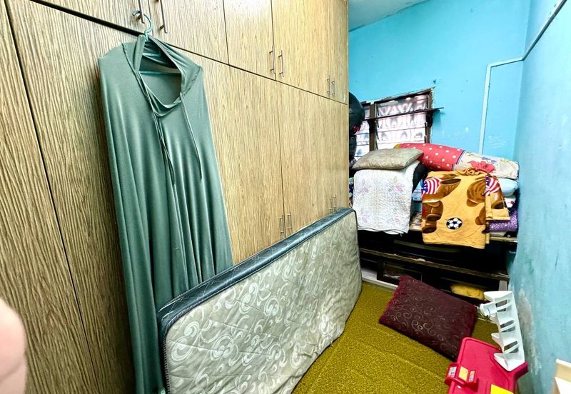 Jalan Pangsapuri Putra 10 