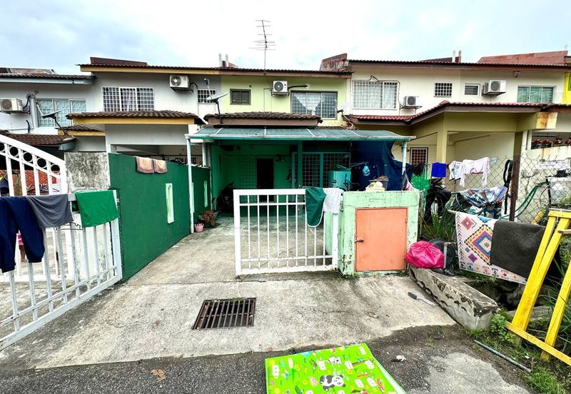 Jalan Pangsapuri Putra 10 