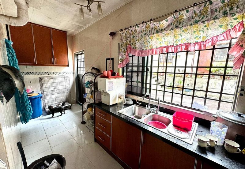 Jalan Pangsapuri Putra 10 