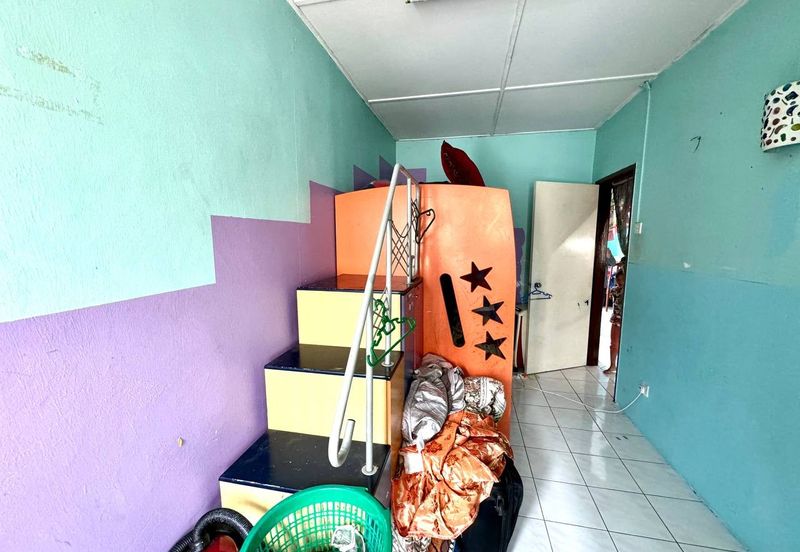 Jalan Pangsapuri Putra 10 