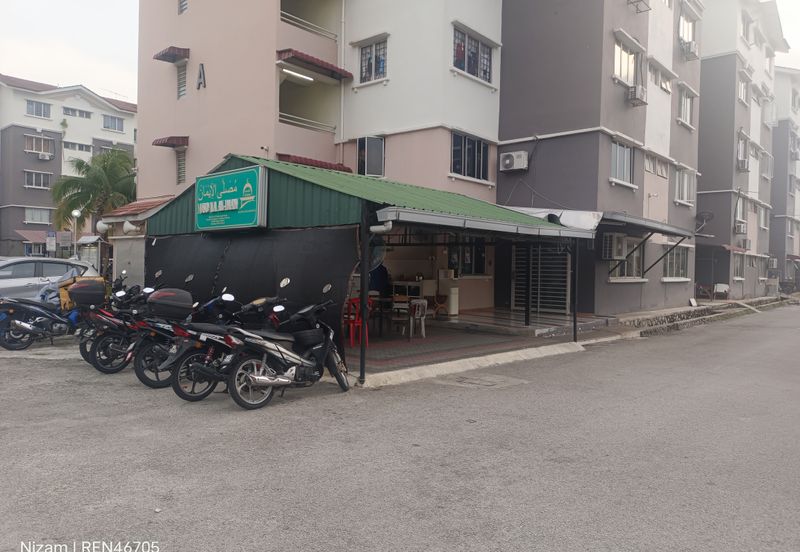 Rose Apartment, Taman Saujana Utama