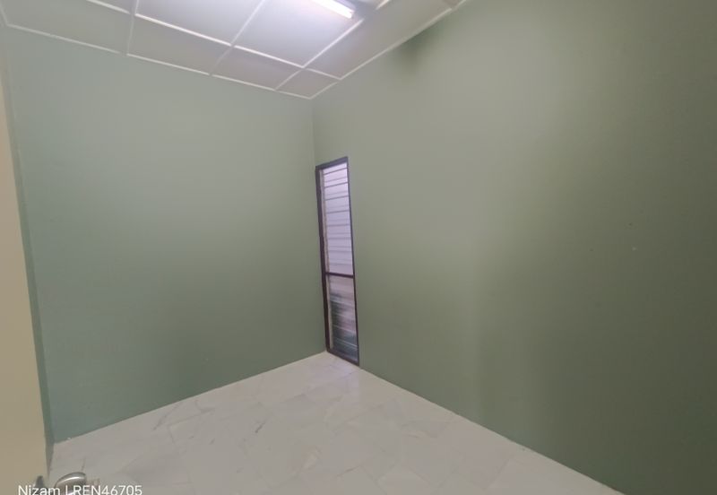 Rose Apartment, Taman Saujana Utama