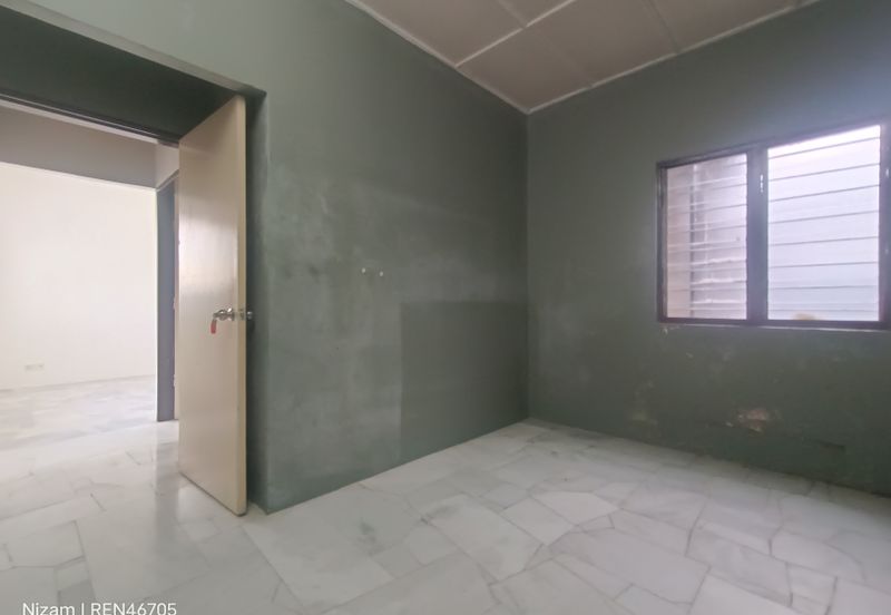 Rose Apartment, Taman Saujana Utama