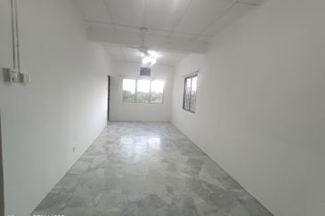 Rose Apartment, Taman Saujana Utama