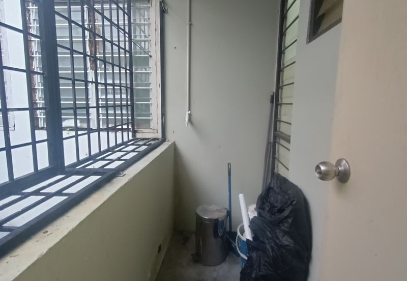 Rose Apartment, Taman Saujana Utama