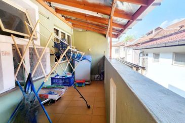 DOUBLE STOREY SUPERLINK @ JALAN BIRAI, BUKIT JELUTONG