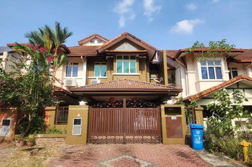 DOUBLE STOREY SUPERLINK @ JALAN BIRAI, BUKIT JELUTONG