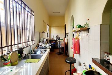 DOUBLE STOREY SUPERLINK @ JALAN BIRAI, BUKIT JELUTONG