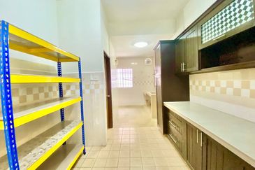 Jalan Spektrum U16 @ Taman Bukit Subang