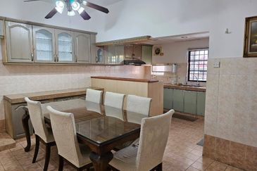 RENOVATED‼️ Double Storey Terrace @ Jalan Adang, Bukit Jelutong