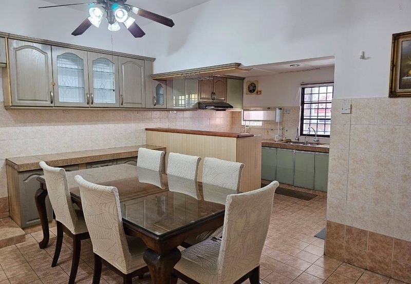 RENOVATED‼️ Double Storey Terrace @ Jalan Adang, Bukit Jelutong