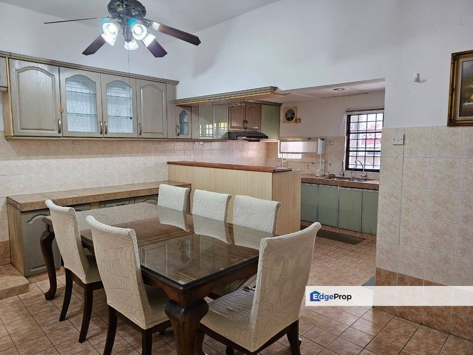 RENOVATED‼️ Double Storey Terrace @ Jalan Adang, Bukit Jelutong, Selangor, Bukit Jelutong