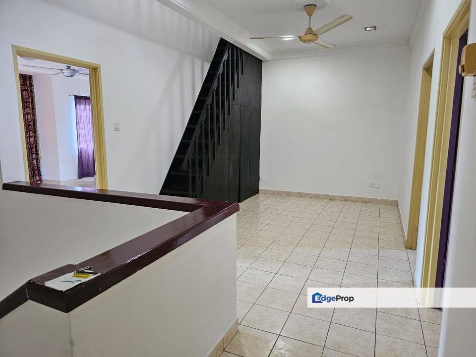 RENOVATED‼️ Double Storey Terrace @ Jalan Adang, Bukit Jelutong, Selangor, Bukit Jelutong