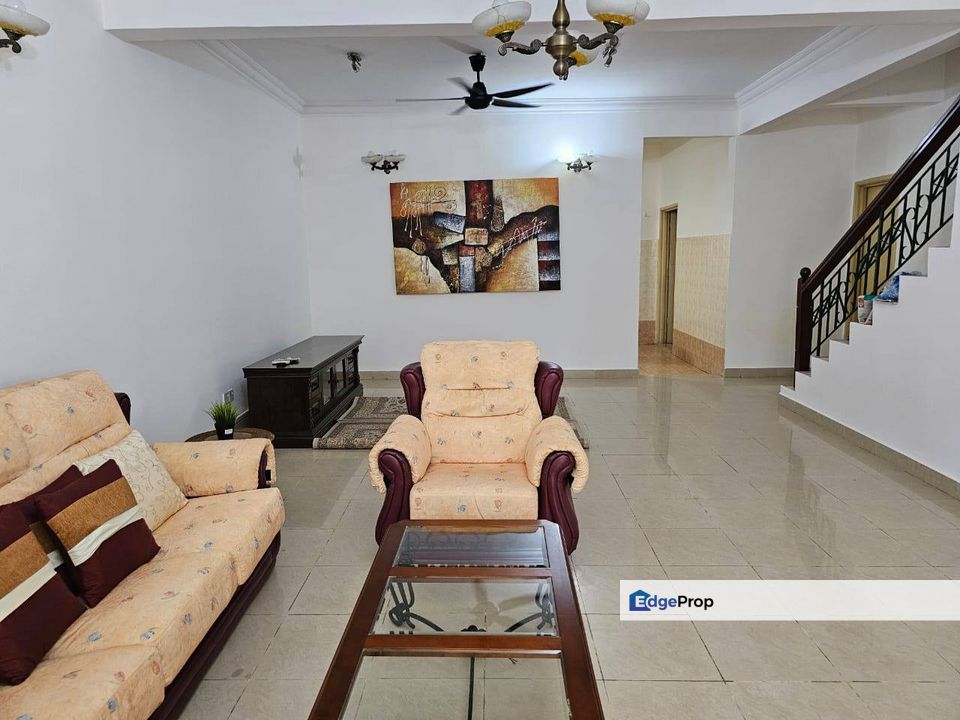 RENOVATED‼️ Double Storey Terrace @ Jalan Adang, Bukit Jelutong, Selangor, Bukit Jelutong