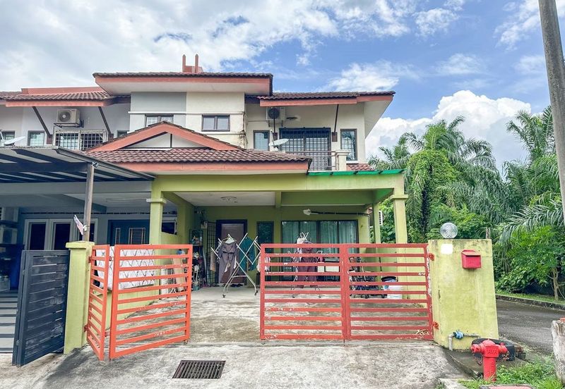 Taman Kristal, Dengkil