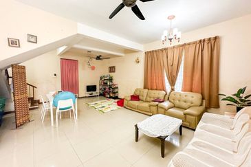 Taman Kristal, Dengkil