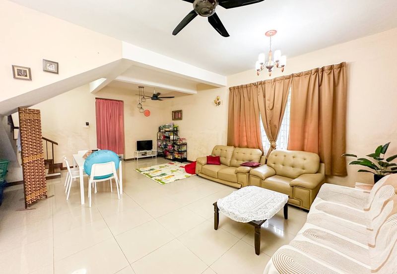 Taman Kristal, Dengkil