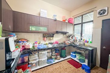 Taman Kristal, Dengkil