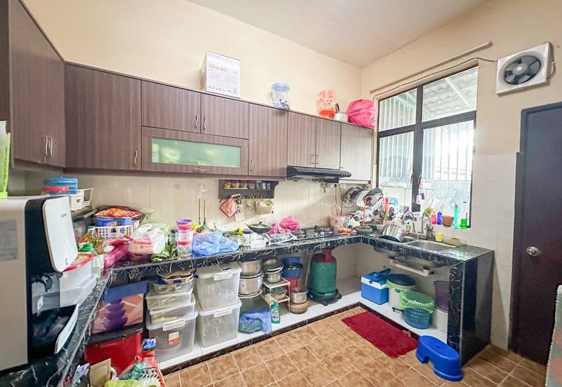 Taman Kristal, Dengkil