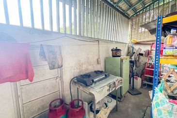 Taman Kristal, Dengkil