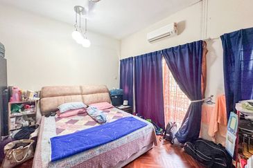 Taman Kristal, Dengkil