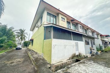 Taman Kristal, Dengkil