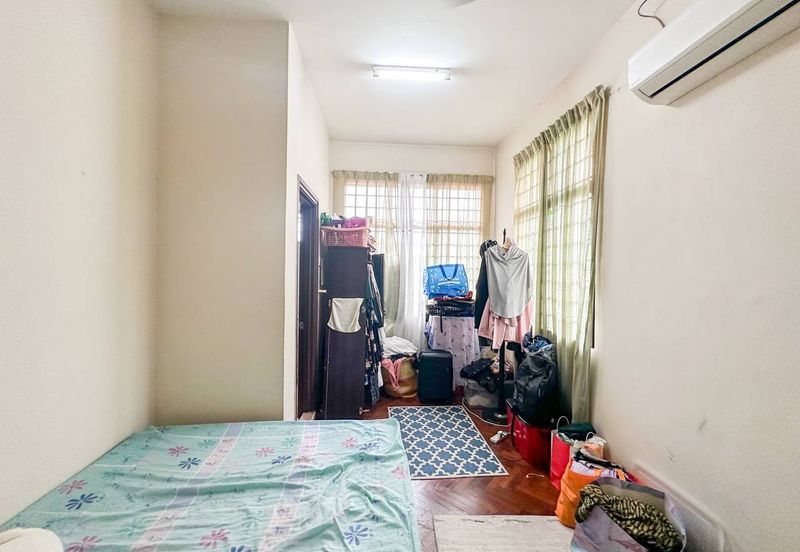 Taman Kristal, Dengkil