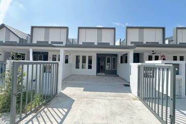 J1 Residence @ Jenderam