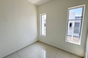 J1 Residence @ Jenderam