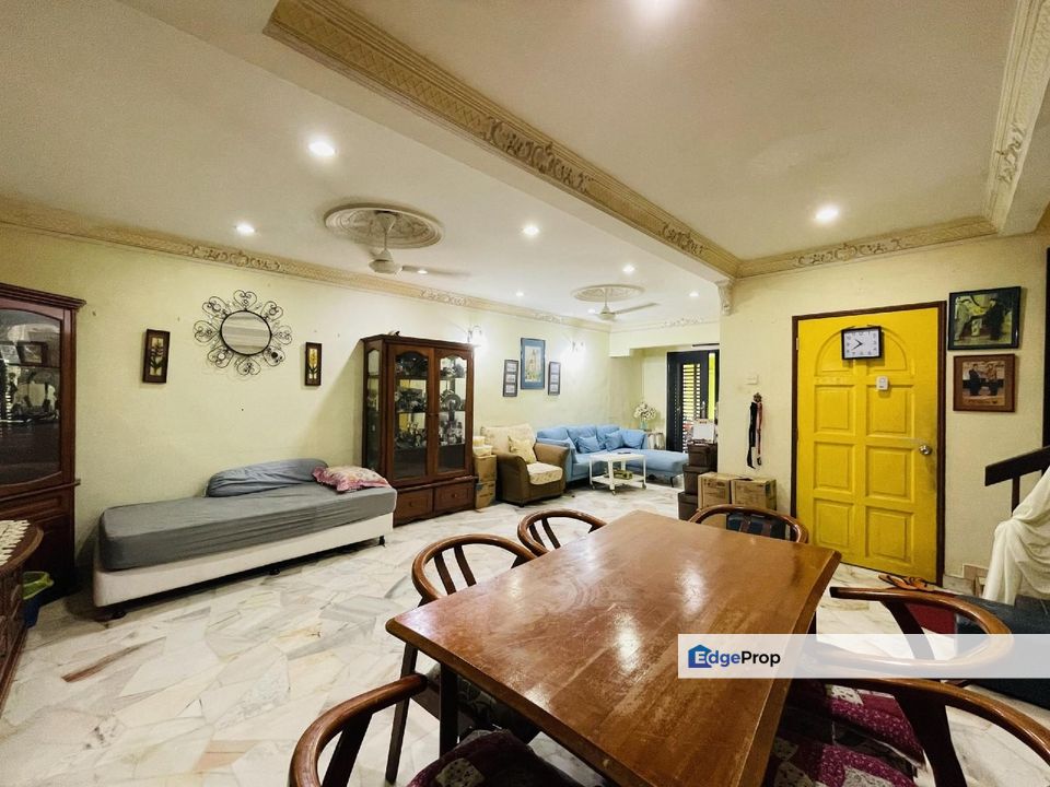 RENOVATED ‼️ BILIK 5‼️ DOUBLE STOREY TERRACE INTERMEDIATE HOUSE JALAN TEBING DUA SEKSYEN 8 SHAH ALAM, Selangor, Shah Alam