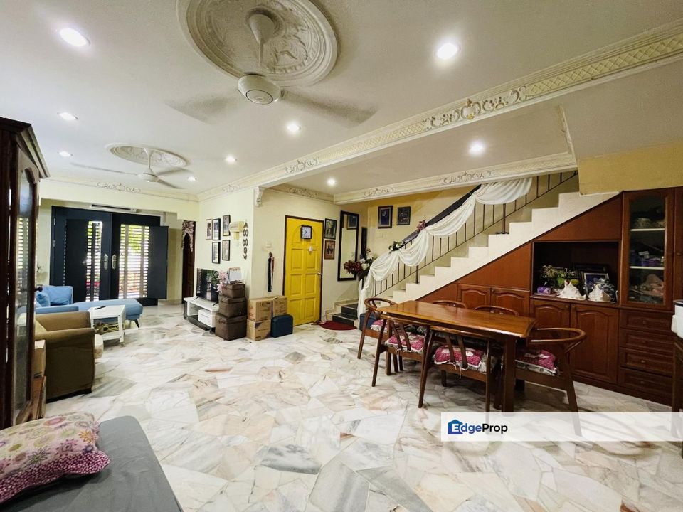 RENOVATED ‼️ BILIK 5‼️ DOUBLE STOREY TERRACE INTERMEDIATE HOUSE JALAN TEBING DUA SEKSYEN 8 SHAH ALAM, Selangor, Shah Alam