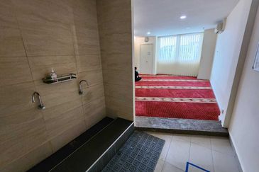 Renovated Spacious 4 Storey Office Building with Sub Basement Presint 16 Putrajaya